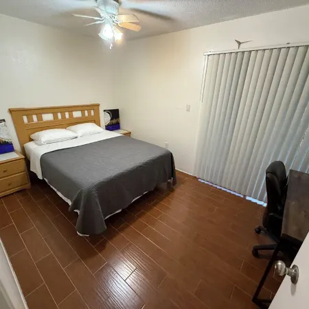 Close to UF Condo 2 Beds 1 Bath with parking in Gainesville, FL