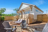 Stay in this Brand-New Luxury Villa! Near Baylor University and Silos!!