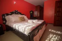 Essy's Homely Furnished Apartment Отели в г. 