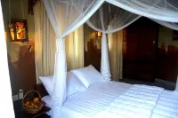 On the way to Ella, Udawalawa, Mirissa. Hike Adams Peak. 3 AC rooms with a pool