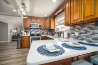 Heated Pool and Luxurious Accommodations - Gorgeous Retreat