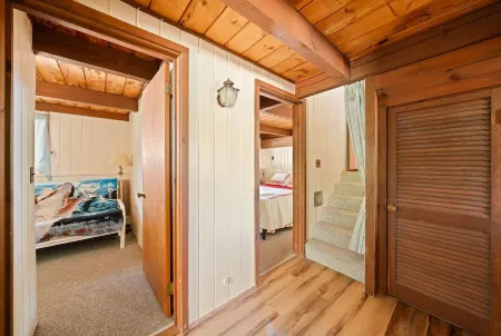 Cozy chalet with WiFi in charming No. Conway