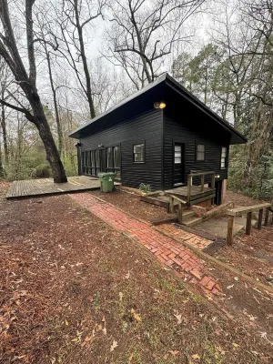 Creekside Cabin - 5 Mins From LA TECH & Sports Complex