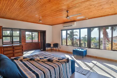 @ Rosie’s on Robin- Luxury,Comfort, Rest,Relax Отели в г. Рустенбург