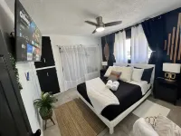 "ALEXA BOOK VACATION HOME" Hotels in Lynwood