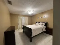 Charming 3-bedroom house in pleasant Port Richey with AC, WiFi