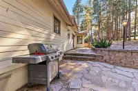 Slippery Rock Vacation Home - sleeps 9