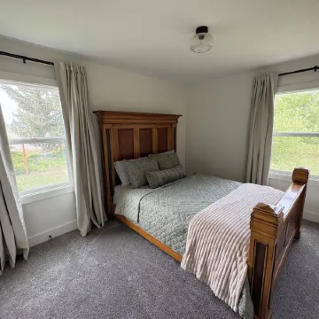Spacious and secluded 5-bedroom farmhouse with AC, WiFi in charming Tremonton