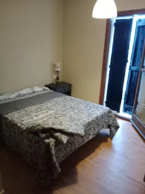 Casa Adosada con Piscina Comunitaria y Jardín a 5 Minutos en Coche de las Playas