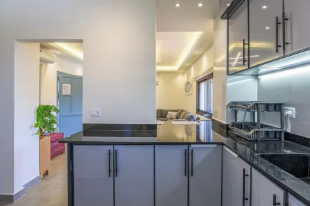 Ebb & Flow Batroun Old Souq Отели в г. Batroun