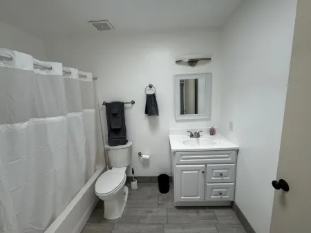 Cozy corporate apartment in Hobbs with WiFi, AC