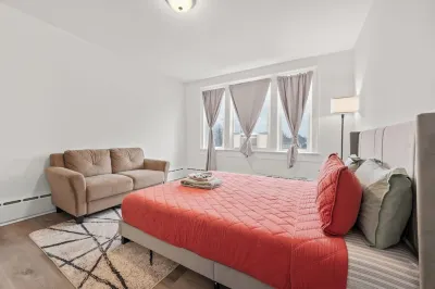 2bd/1ba near downtown- 4 mins to Trinity College Hotels near Connecticut Science Center