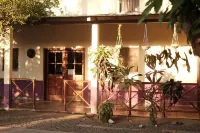 Gorgeous Lofted 1 Bedroom Home-Hot Water/Parking Hotel a 