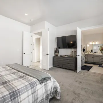 Newly constructed 4 bedroom in Deer Springs.