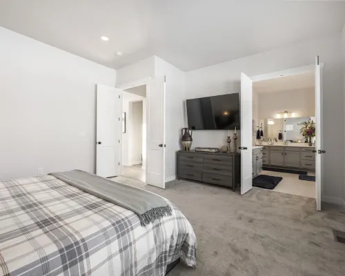 Modern Lake-View Escape in Hideout Near Park City Utah Hotels in Hideout