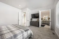 Newly constructed 4 bedroom in Deer Springs. Hotels in Hideout