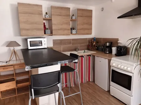 STUDIO DU CLOCHER Отели в г. Восточные Пиренеи