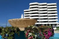 Stylish 2-Bedroom Sarajevo Retreat: Private Baths & Panoramic Views Hotels near TOBY