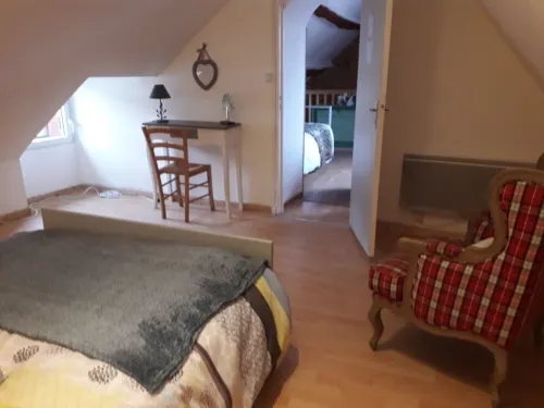 Cosy house with fireplace in Les Coudrais Hotels in Tourouvre