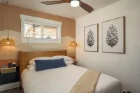 Luxury 6Br Arvada Oasis: Hot Tub & Fire Pit / 15 Mins to Denver/Red Rocks