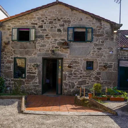 ¡A 10 Minutos de Santiago de Compostela! Casa Ideal Para Familias