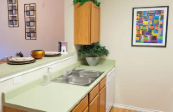 "Spacious 4-Bedroom Apartment in the Heart of Warrensburg near UCM!