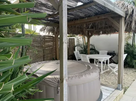 Gite grenadille Martinique private pool, naturist residence