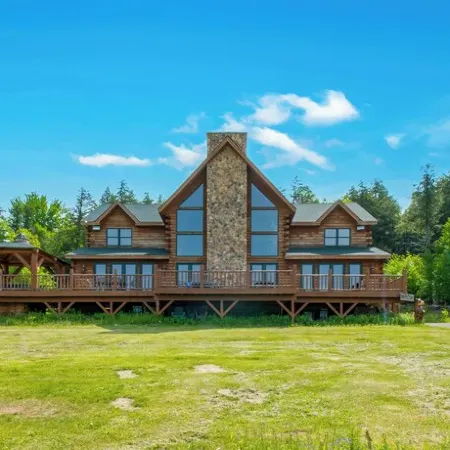 Spacious Cabin near Hunter & Windham Mountains - 5-25-minute drive - 6 Bedrooms