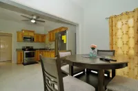 Charming 3-bedroom house in enchanting Fairy Hill with WiFi, AC Hotel a Fairy Hill