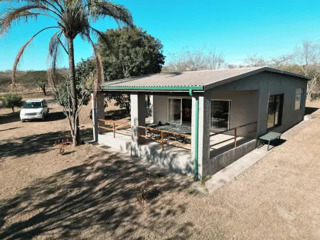 Spacious  Pet-Friendly 4-bedroom house in nature near Pietermaritzburg with WiFi Отели рядом с достопримечательностью «Golden Horse Golf Village»
