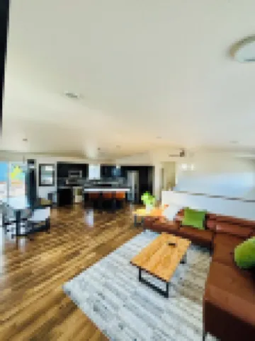 Home Near Mendenhall Glacier, Hot Tub, Free Parking