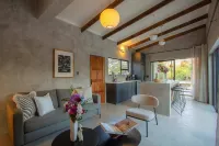 Pillows. Luxury Safari Villa - Kruger National Park