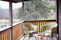 Charming 1-bedroom cottage with WiFi and AC in Saugerties