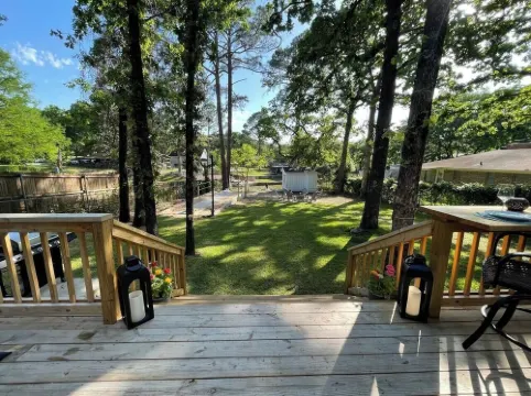 Island Park Cottage- 2 bedroom home on the Lake