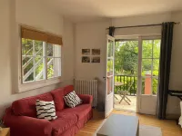 Maison de Campagne à 20mn du Cœur de Paris et de Eurodisney Hotel a Nogent-sur-Marne