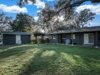 Tranquil Oaks Near Lake & Raceway w/Tesla Charger & Family Games Included! Hotels in Sebring