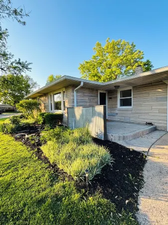 4-bedroom house in marvelous Speedway close to Downtown &IMS