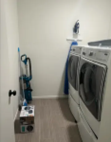 Relaxing 3 bedroom 2 bath townhome great location. Close to hospitals & MCAS.