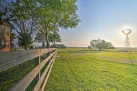 Charming Hamilton Farmhouse w/ Country Views! - 3-stjärniga