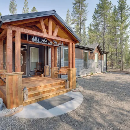 The Hub la Pine Vacation Rental - Dog Friendly!
