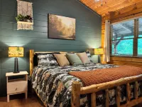 Fall Foliage Riverfront Cabin w/Hot Tub, King Bed, EV & Firepit & Mountain Views