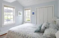 Cape Cod Cottage steps from Private Beach