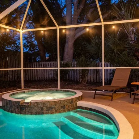 Comfy Coastal! 2 BR, pet friendly, caged pool, fenced yard. Quiet safe Bradenton