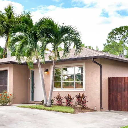 1 Mi to Beach Access: Naples Home w/ Lanai