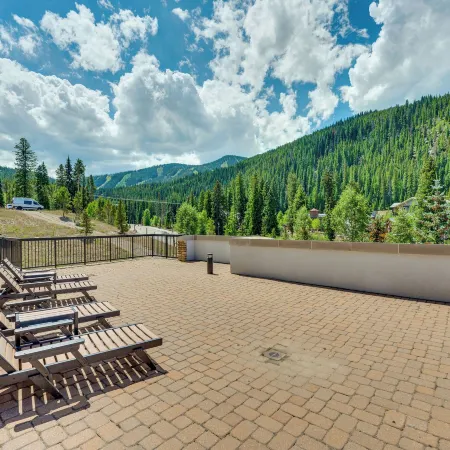 Ski-in/Ski-Out Winter Park Condo w/ Balcony