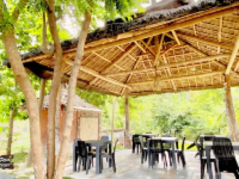 24/7 Lantawan Resort オスロブのホテル