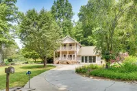 Riverfront Hayesville Retreat Fishing and Kayaking! - Wifi
