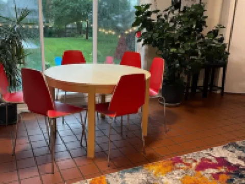 Contemporary home in quiet neighborhood with pool & great back yard close to all ミドルトンのホテル