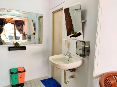 Hotel New Gondangdia Powered by Cocotel Photos