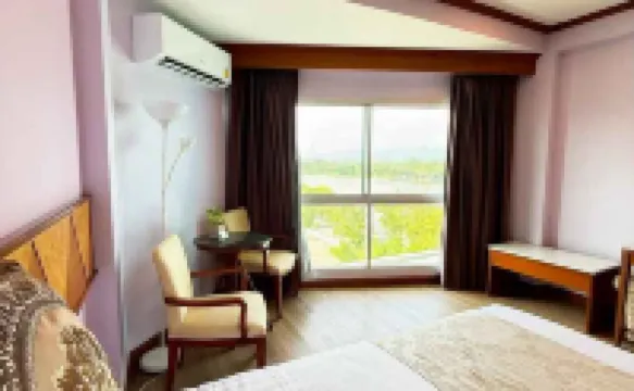 Viang Tak Riverside Hotel